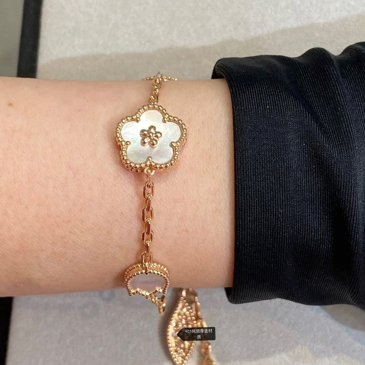 ¡®Glow Jewelry¡¯LUCKY SPRING 5 MOTIV ARMBAND