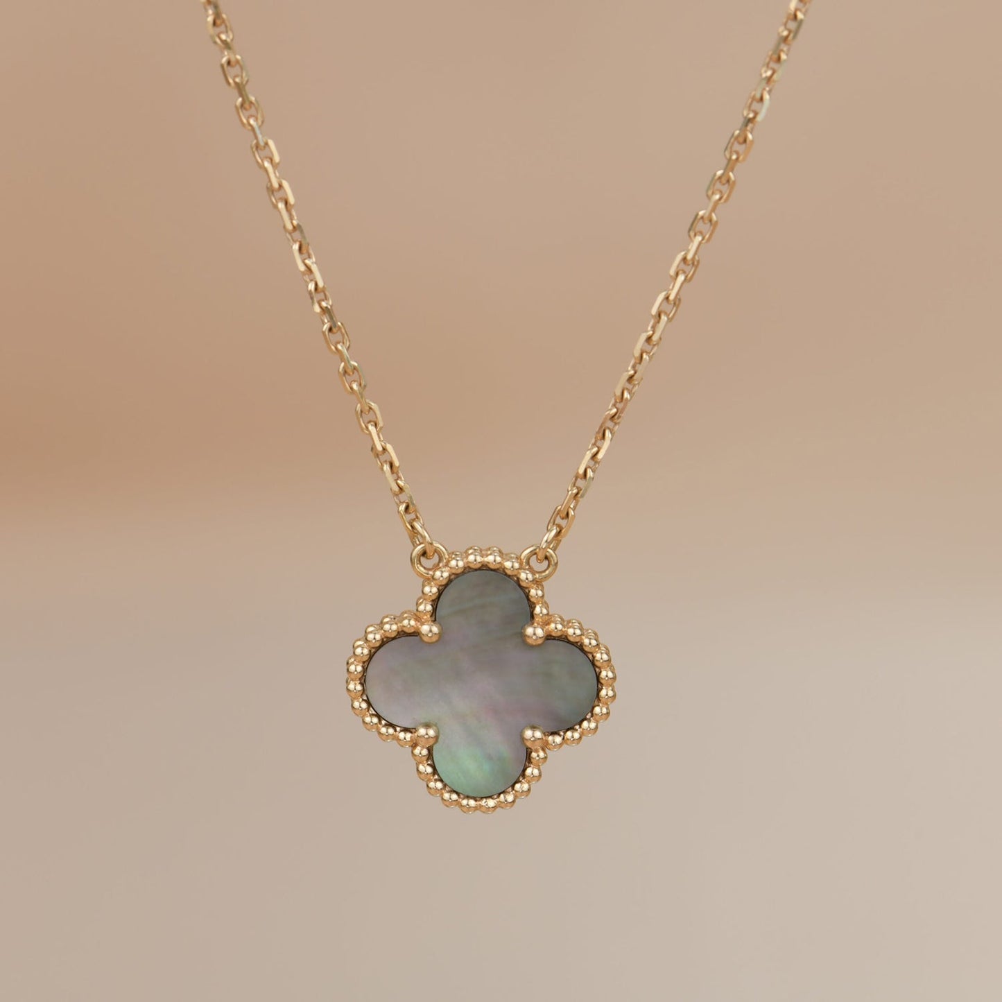 ¡®Glow Jewelry¡¯CLOVER 15MM  GRAY MOTHER OF PEARL NECKLACE