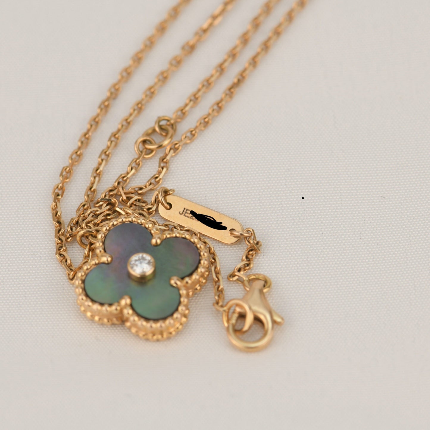 ¡®Glow Jewelry¡¯CLOVER 15MM DIAMOND AND MOTHER-OF-GREY NECKLACE