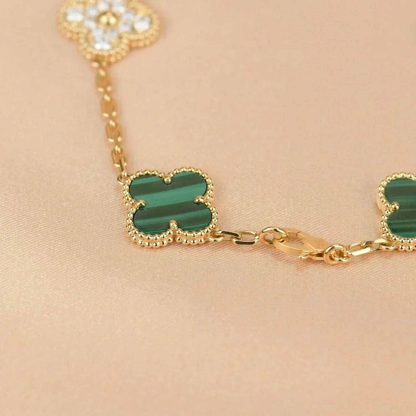 [Glow Jewelry] CLOVER 5 MOTIF MALACHITE BRACELET COLLECTION