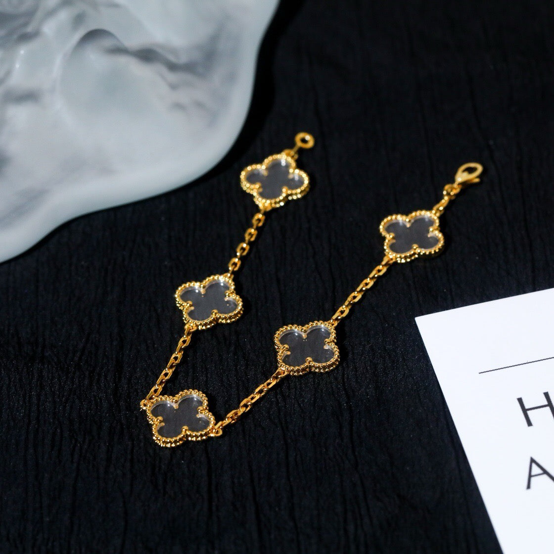 [Glow Jewelry]ニュー クローバー 5モチーフ ロッククリスタルブレスレット