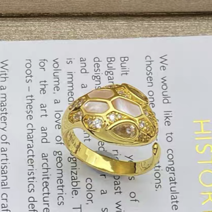 [Glow Jewelry]BRAND NEW ASSORTED SNAKE HEAD MOTHER OF PEARL RINGS
