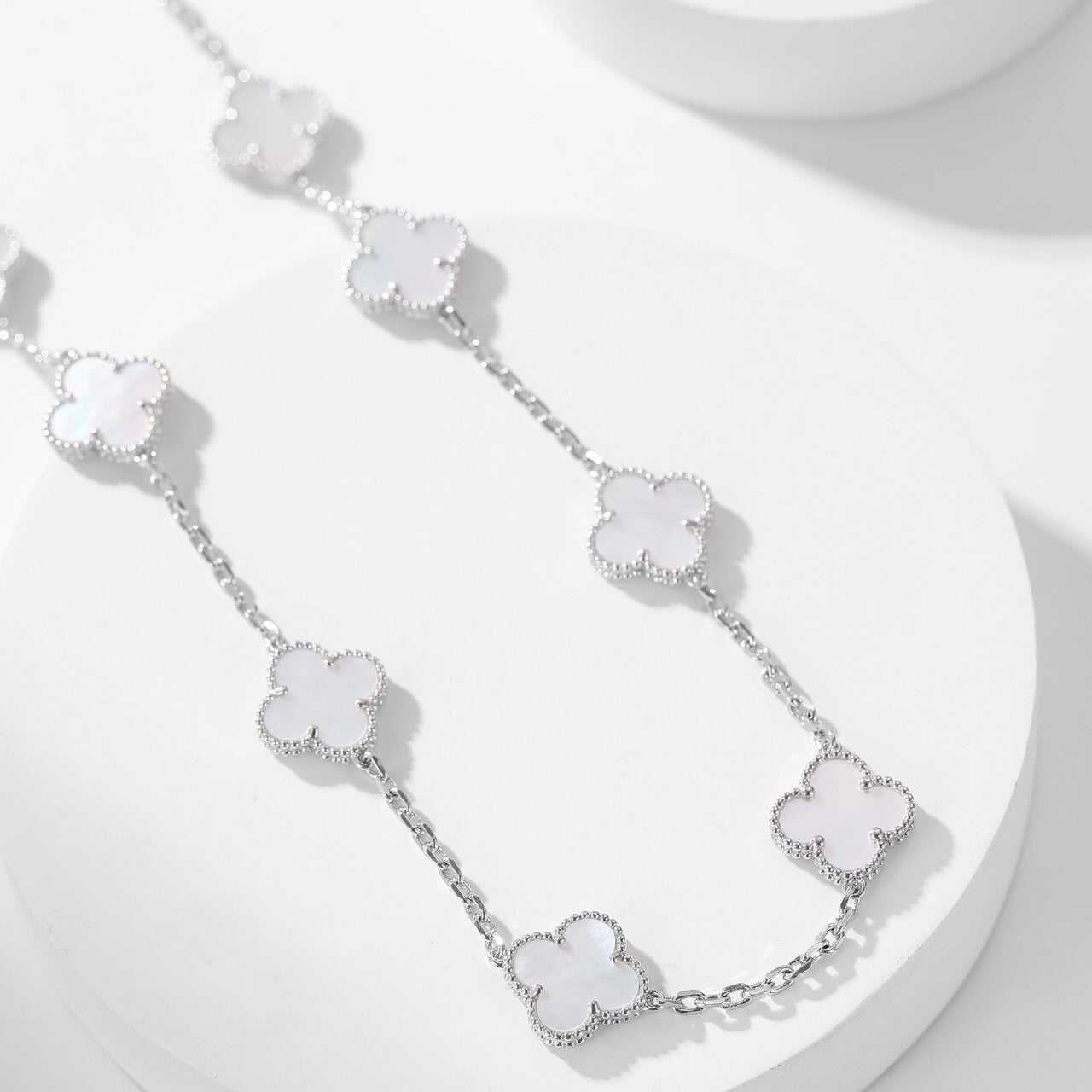 [Glow Jewelry]CLOVER 10 MOTIFS WHITE MOTHER OF PEARL NECKLACE