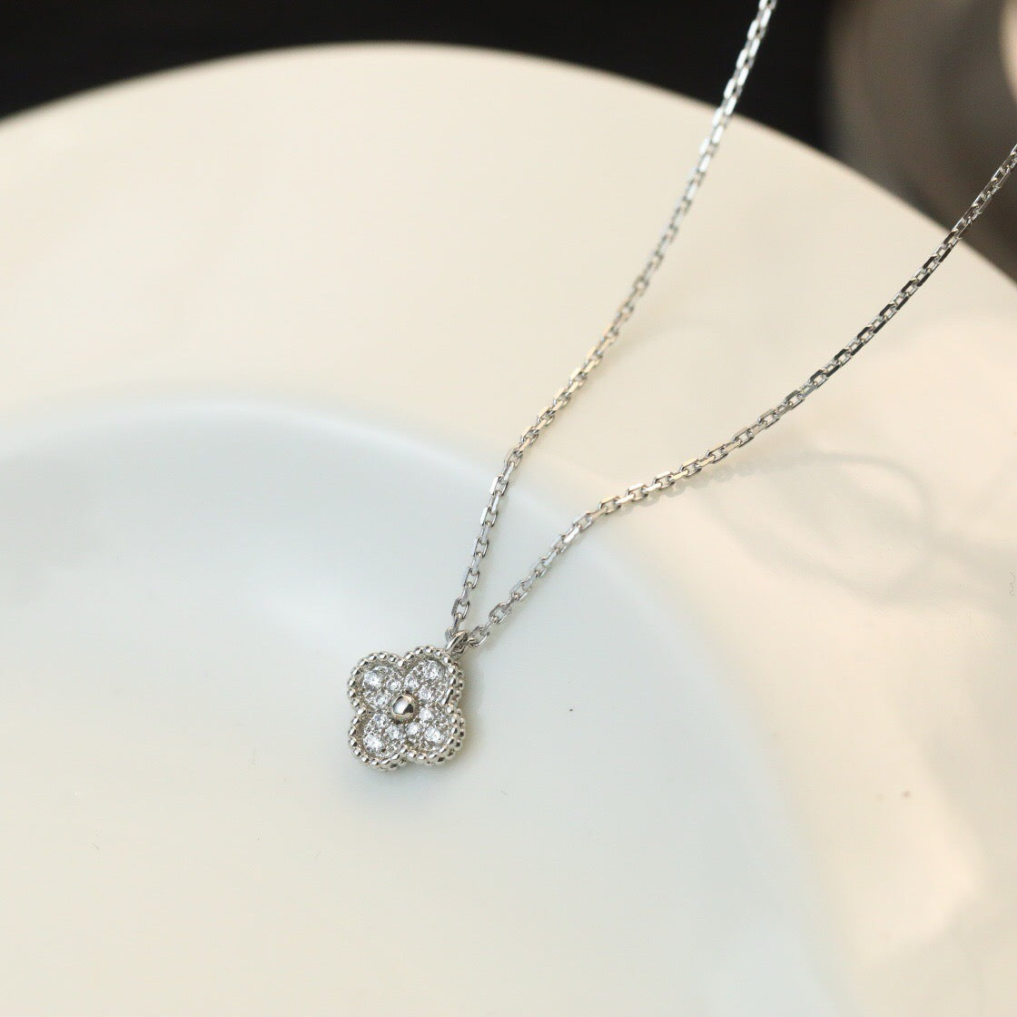 [Glow Jewelry]CLOVER MINI 9.5MM PENDANT DIAMOND NECKLACE