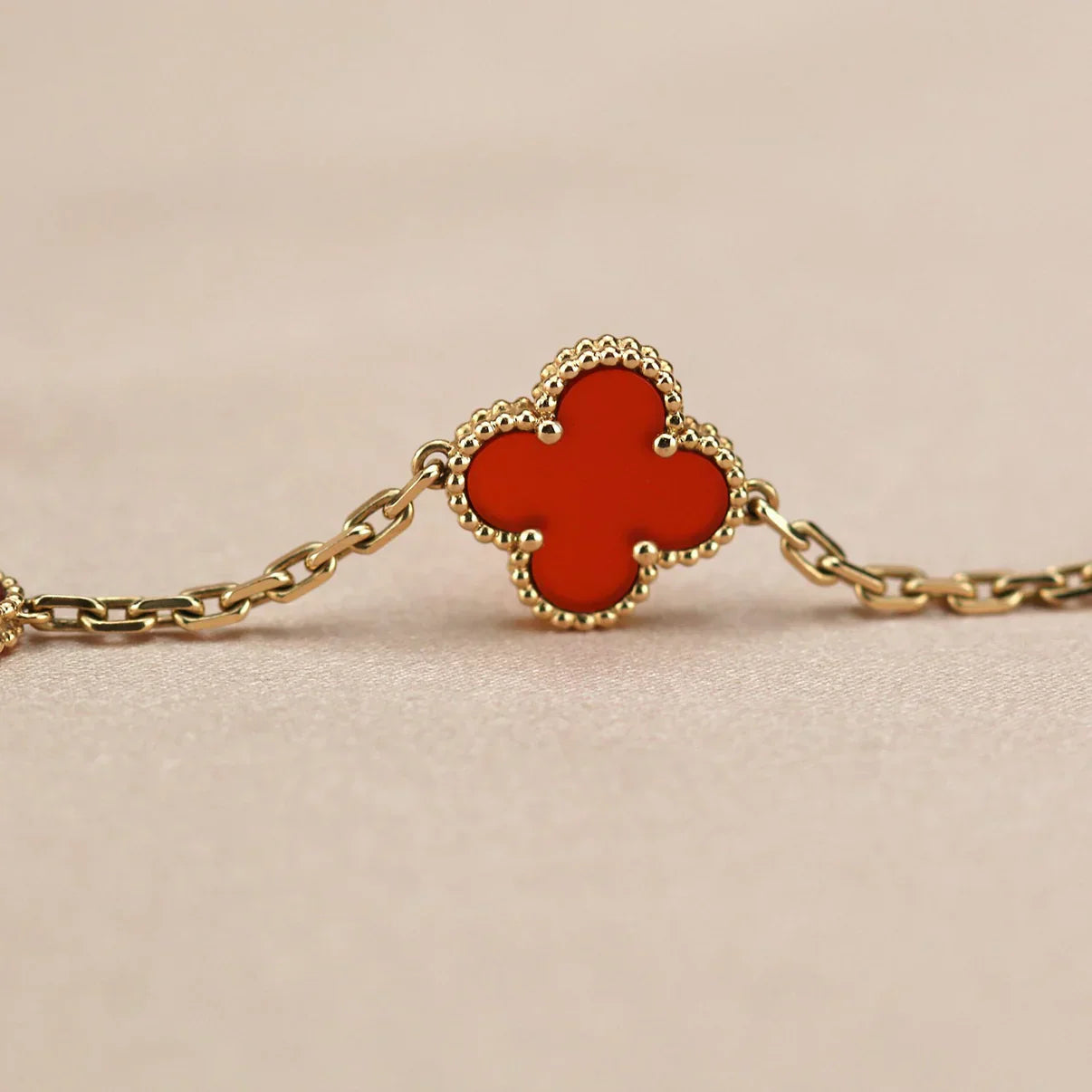 [Glow Jewelry]New  CLOVER 5 MOTIF RED CORNELIAN BRACELET COLLECTION