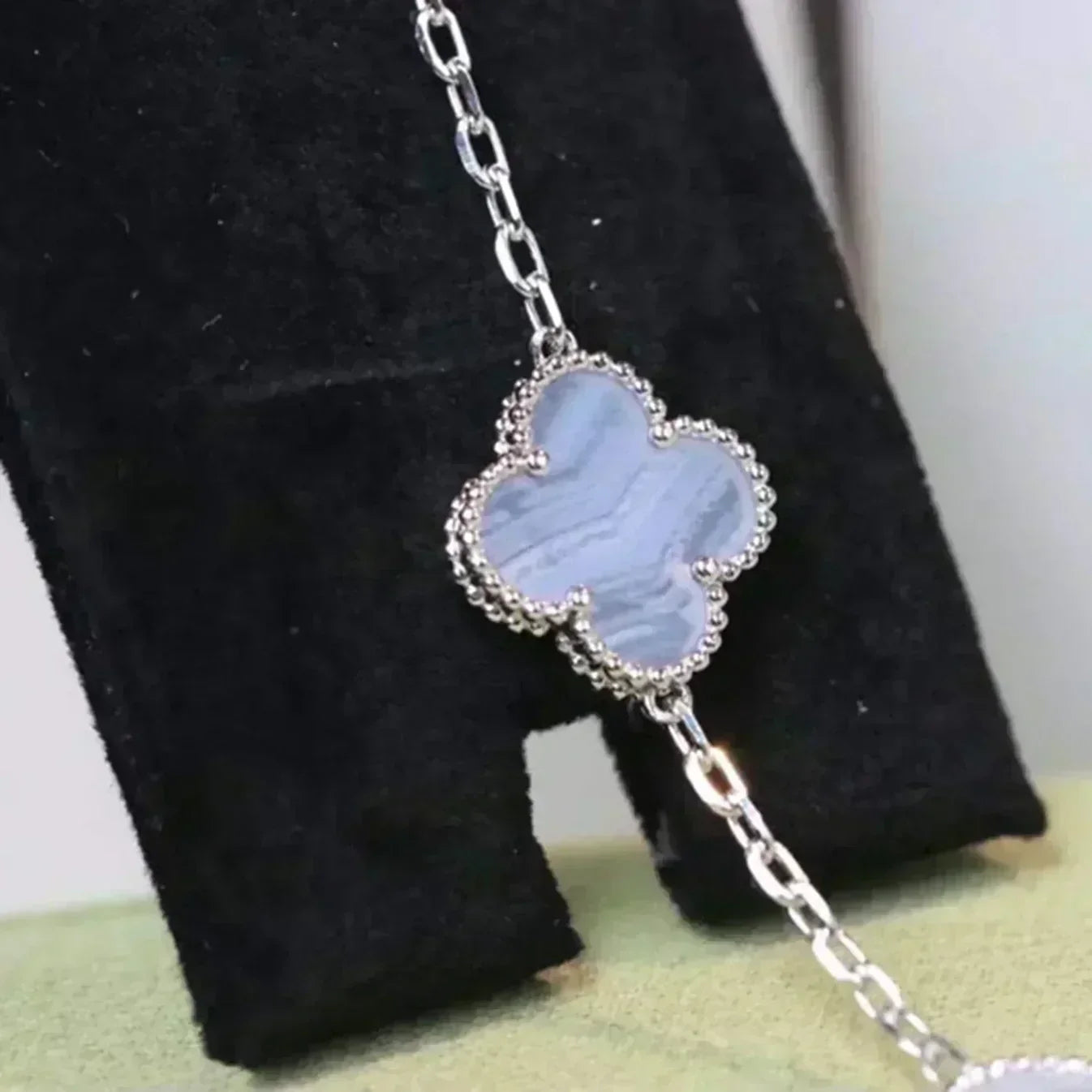 [Glow Jewelry] CLOVER 5 MOTIF PURPLE CHALCEDONY BRACELET COLLECTION