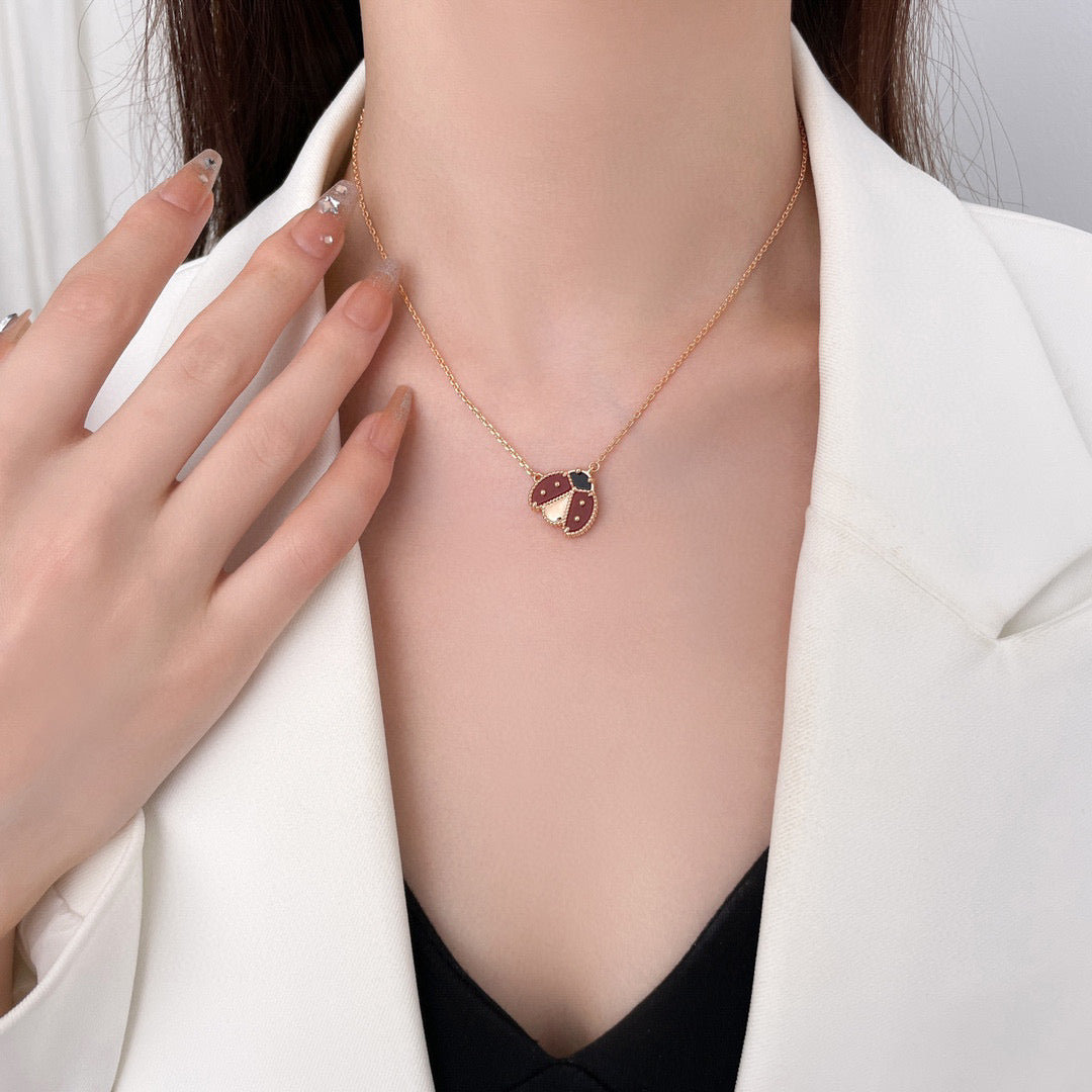 [Glow Jewelry]LUCKY  CARNELIANS LADYBUG NECKLACE