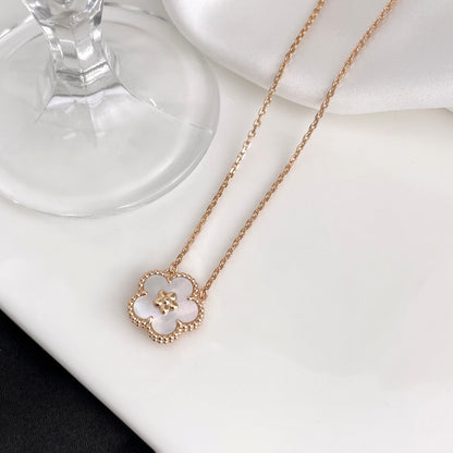 グロージュエリー 「LUCKY WHITE MOP PLUM BLOSSOM NECKLACE」