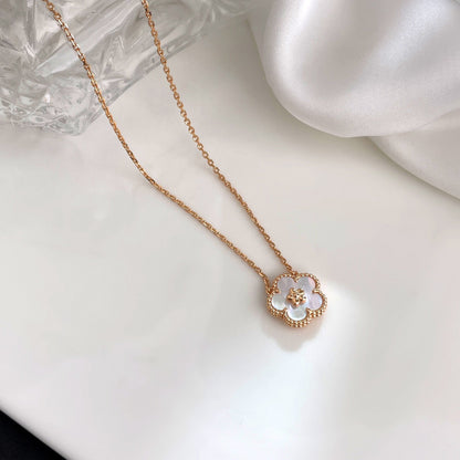グロージュエリー 「LUCKY WHITE MOP PLUM BLOSSOM NECKLACE」