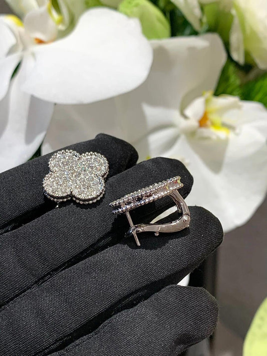 [Glow Jewelry]CLOVER 20MM MOTIFS DIAMOND STUD EARRINGS SILVER