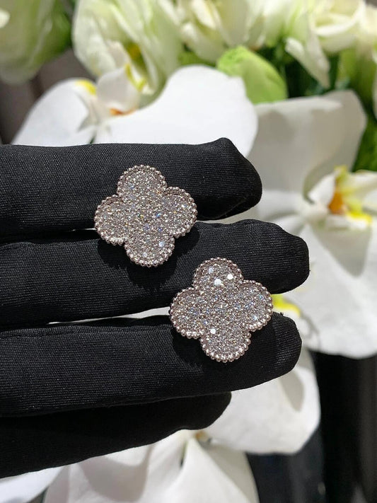 [Glow Jewelry] CLOVER 20MM MOTIFS DIAMOND STUD EARRINGS SILVER