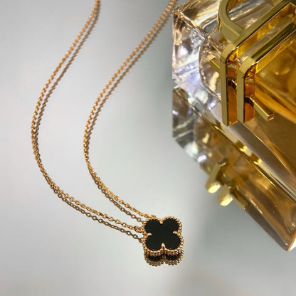Glow Jewelry「CLOVER 15MM BLACK ONYX SINGLE FLOWER NECKLACE」