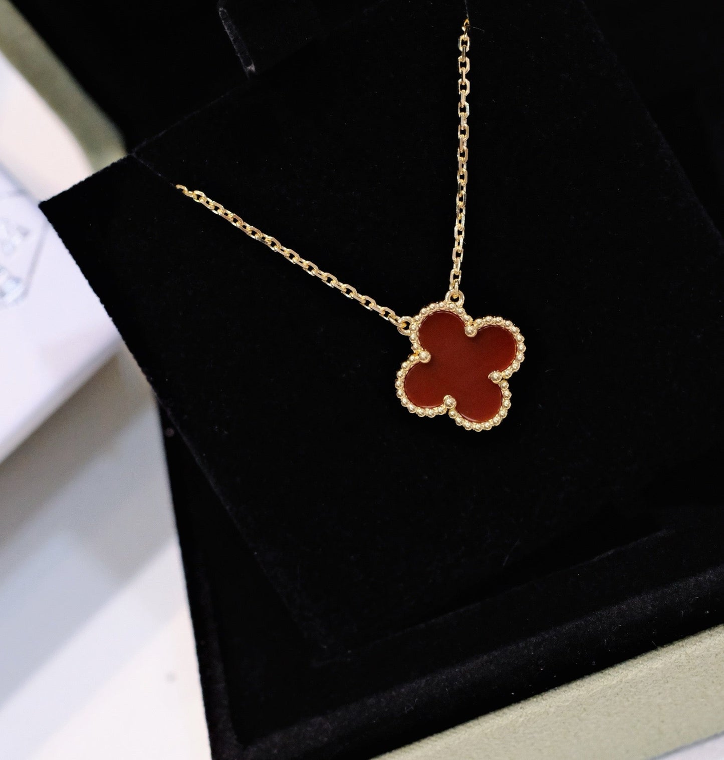 [Glow Jewelry]CLOVER 15MM CARNELIAN SINGLE FLOWER NECKLACE