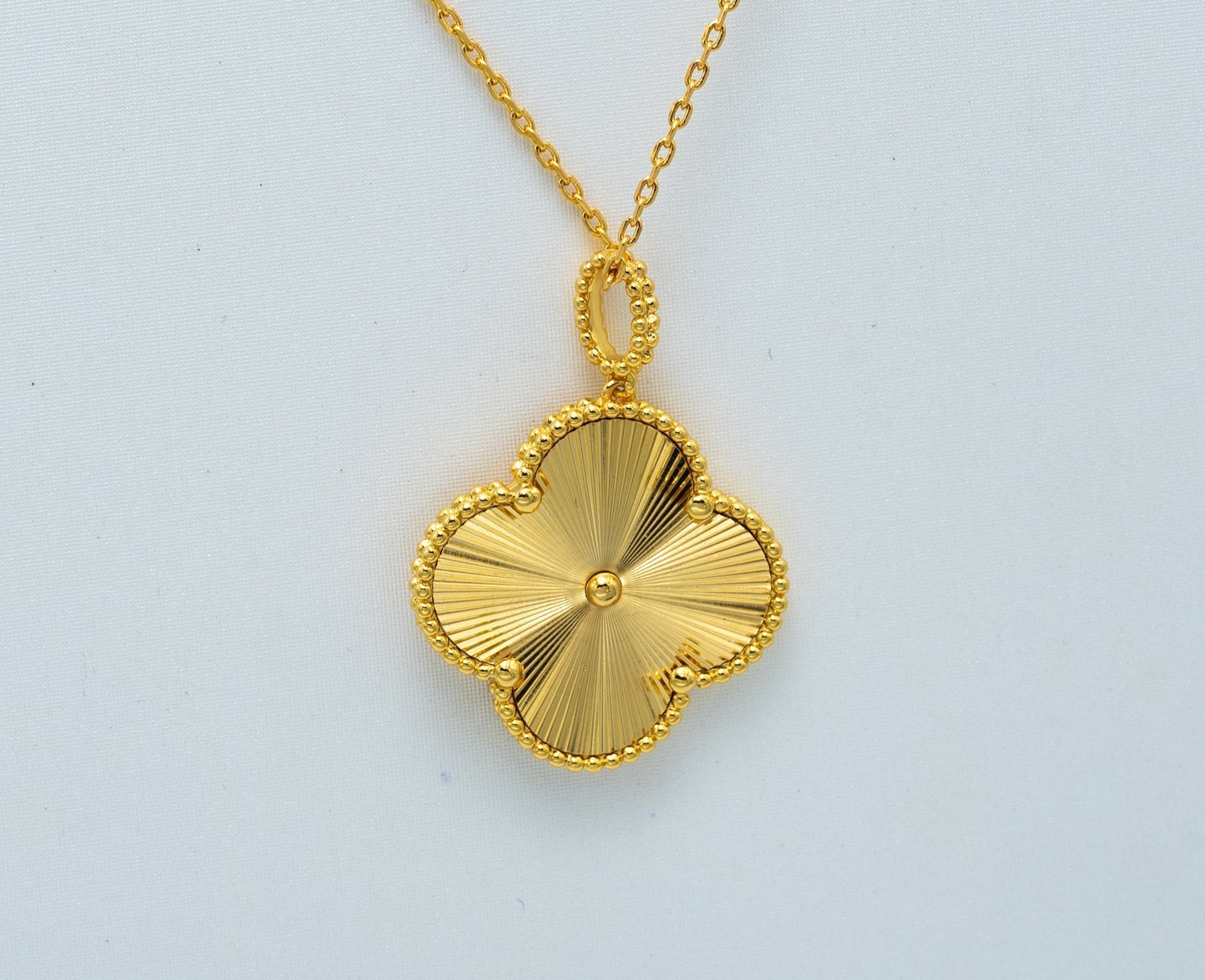 ¡®Glow Jewelry¡¯CLOVER 25MM PEDANT NECKLACE GOLD