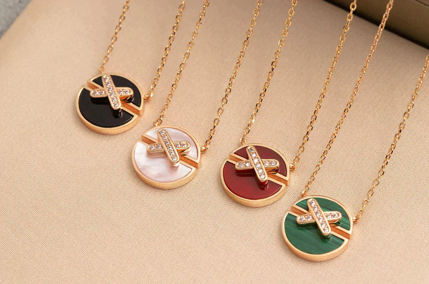 ¡®Glow Jewelry¡¯JEUX DE ROSE GOLD DIAMOND NECKLACE