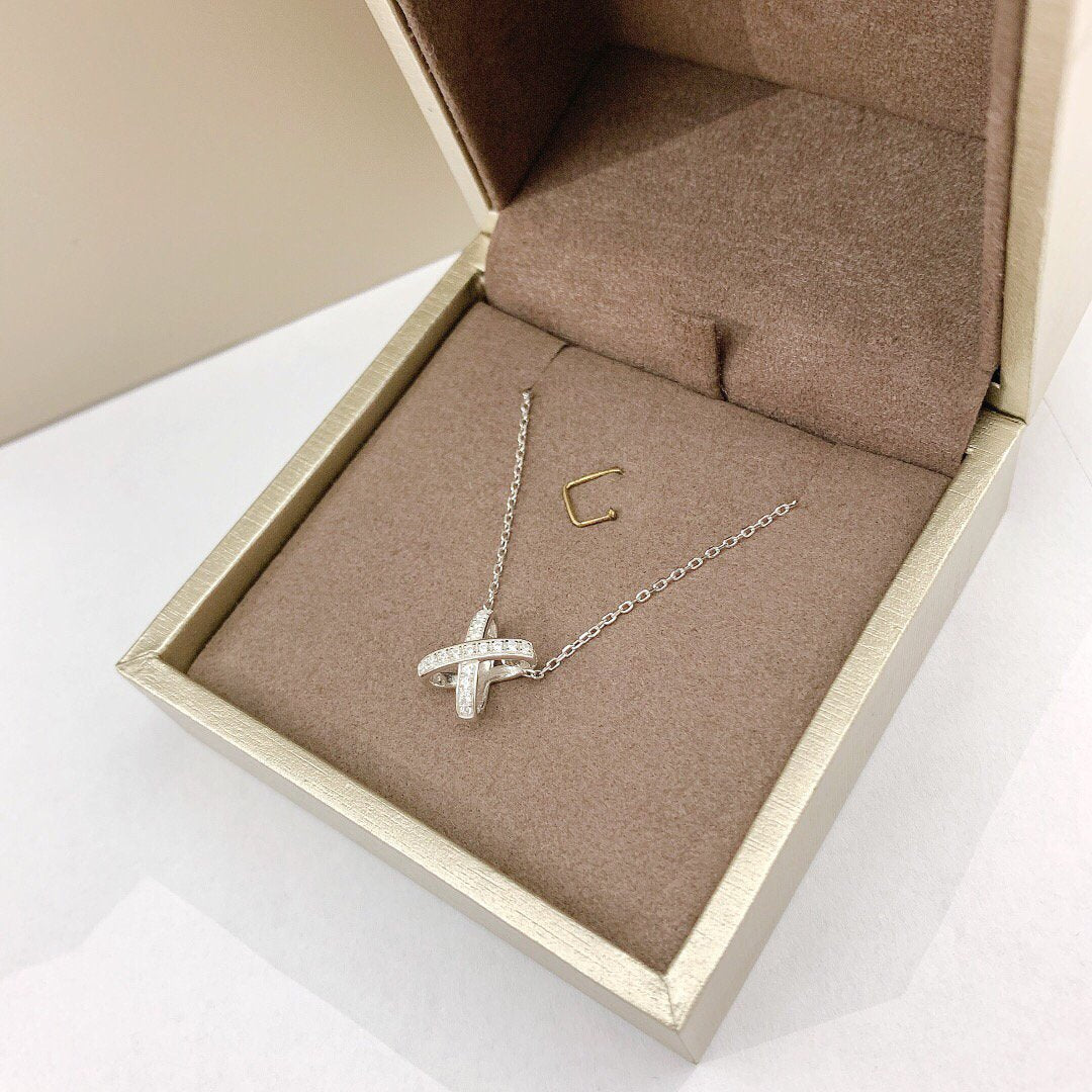 ¡®Glow Jewelry¡¯JEUX DE DIAMOND NECKLACE
