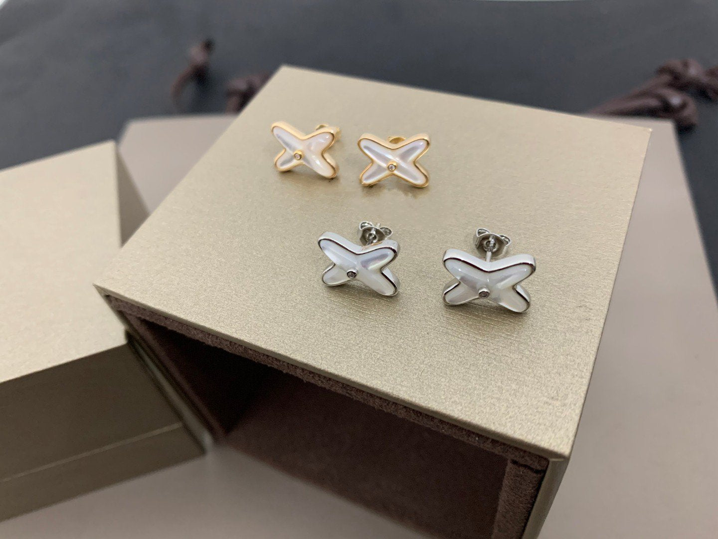 ¡®Glow Jewelry¡¯JEUX DE WHITE MOP SILVER DIAMOND EARRINGS