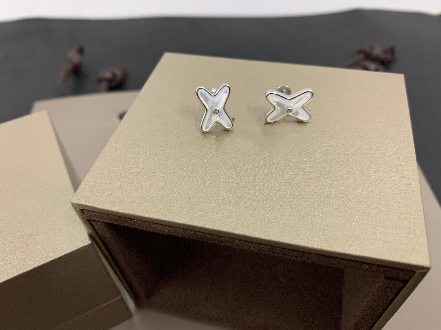 ¡®Glow Jewelry¡¯JEUX DE WHITE MOP SILVER DIAMOND EARRINGS