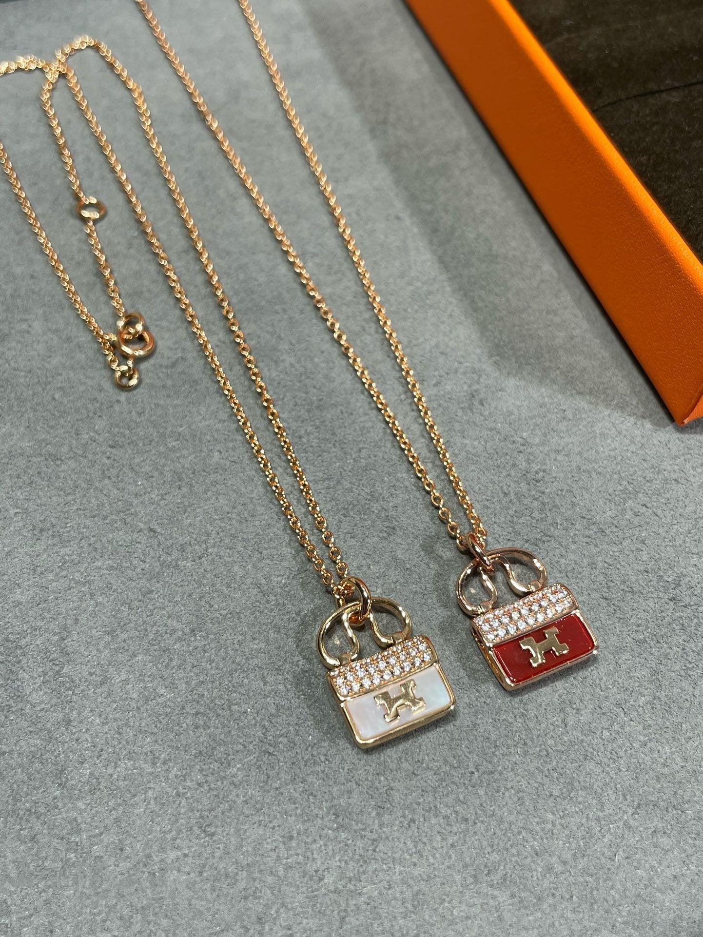 [Glow Jewelry]H CIRCE MOISSANITE PENDANT NECKLACE GOLD