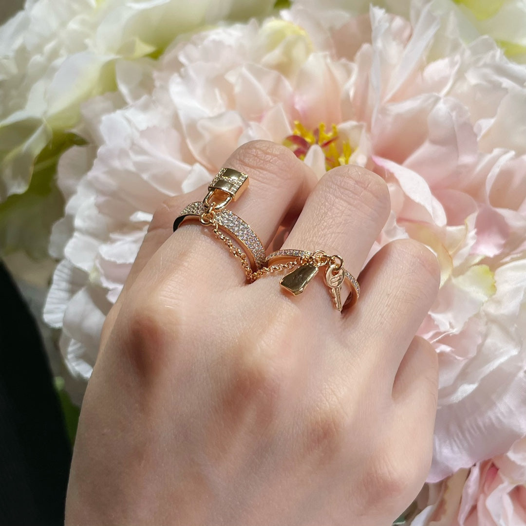 ¡®Glow Jewelry¡¯HM KELLY CLOCHETTE DOUBLE RING IN  WITH DIAMONDS