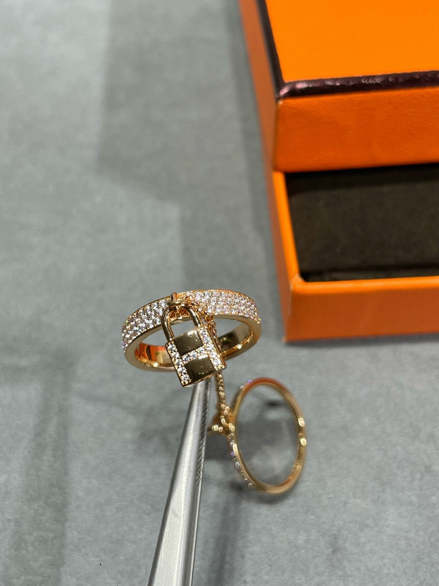 ¡®Glow Jewelry¡¯HM KELLY CLOCHETTE DOUBLE RING IN  WITH DIAMONDS