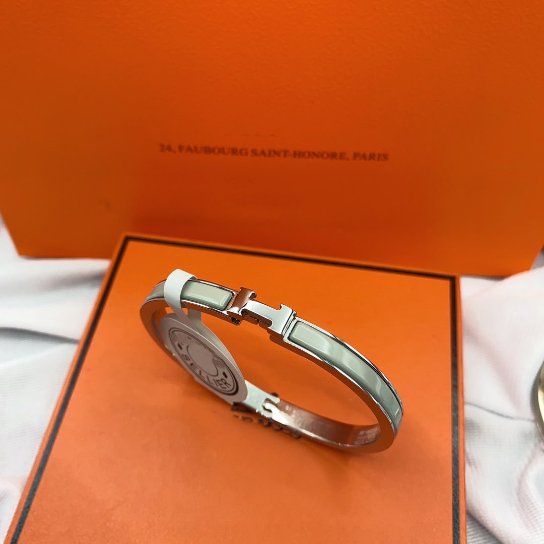 ¡®Glow Jewelry¡¯KLASSISCHES HM CLIC GRÜN 8MM EMAILLE ARMBAND