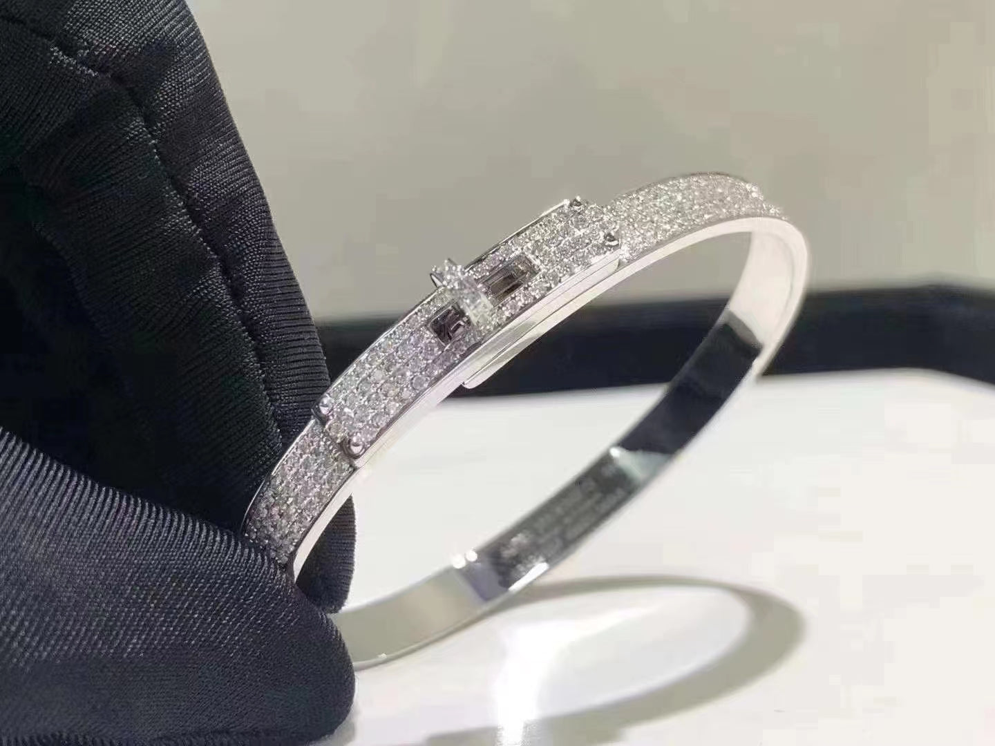 ¡®Glow Jewelry¡¯HM KELLY BRACELET IN SILVER AND FULL PAVE DIAMOND