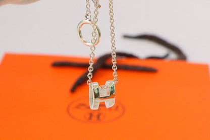 ¡®Glow Jewelry¡¯HM NECKLACE H LETTER OVAL SERIES