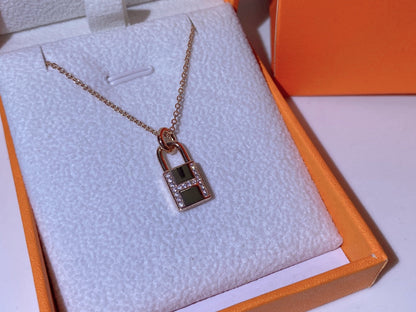 ¡®Glow Jewelry¡¯HM ADVANCED NICHE LOCK HEAD NECKLACE DIAMONDS