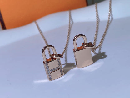[Glow Jewelry]HM ADVANCED NICHE LOCK HEAD NECKLACE DIAMONDS
