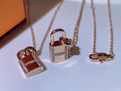 ¡®Glow Jewelry¡¯HM ADVANCED NICHE LOCK HEAD NECKLACE DIAMONDS