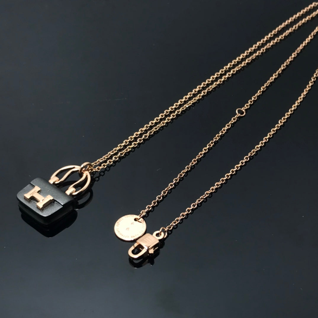[Glow Jewelry]WOMEN'S HM AMULETTES CONSTANCE PENDANT NECKLACE