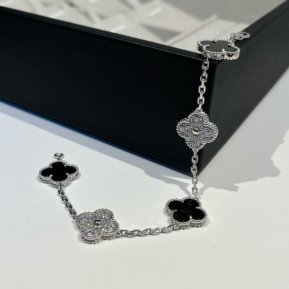 [Glow Jewelry]New CLOVER 5 MOTIF ONYXS BRACELET COLLECTION