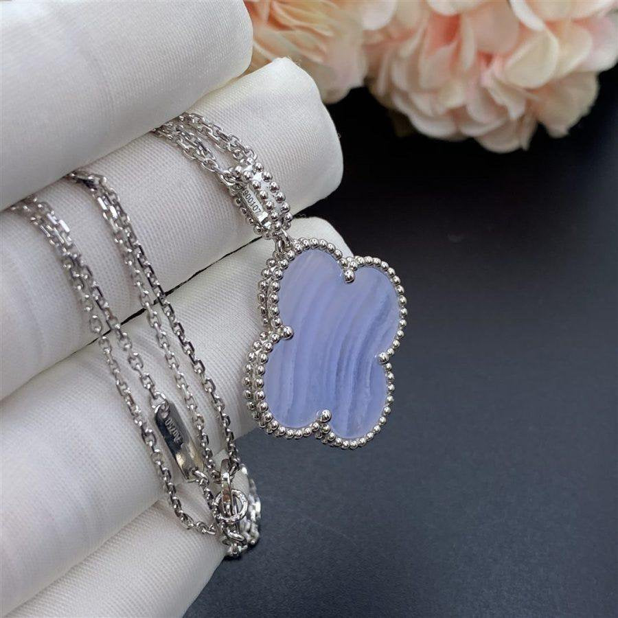 [Glow Jewelry]CLOVER SILVER CHALCEDONY BIG CLOVER NECKLACE