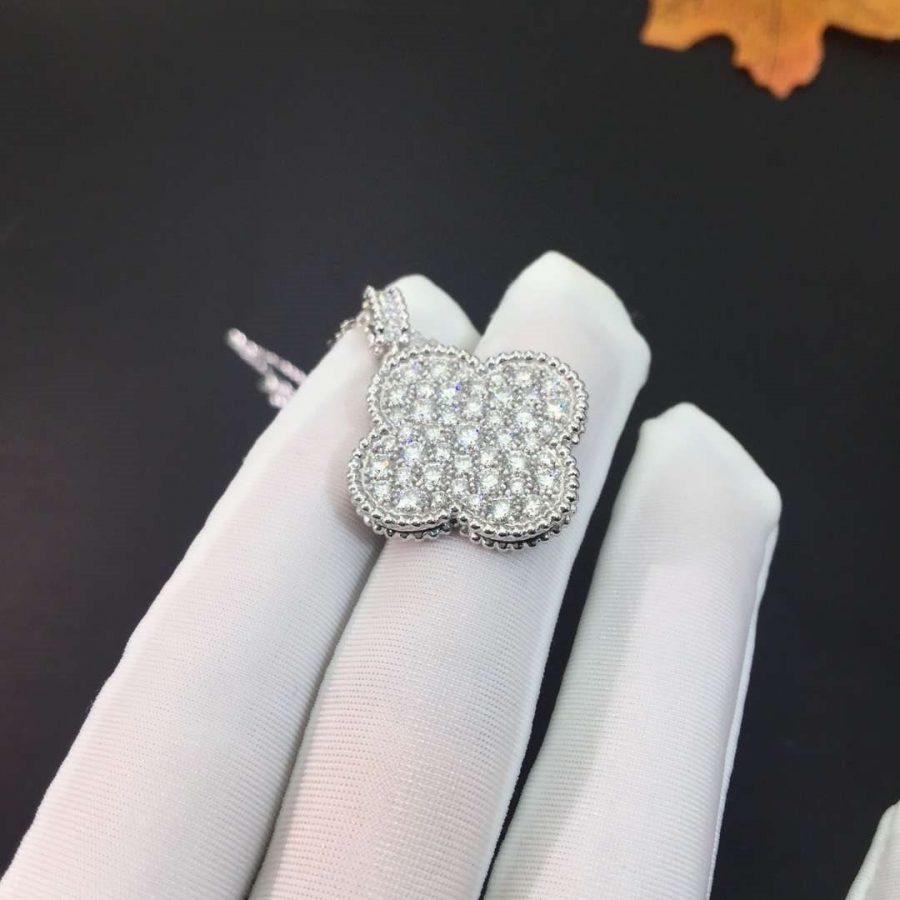 Glow Jewelry『CLOVER 25MM SILVER FULL DIAMOND BIG CLOVER NECKLACE』