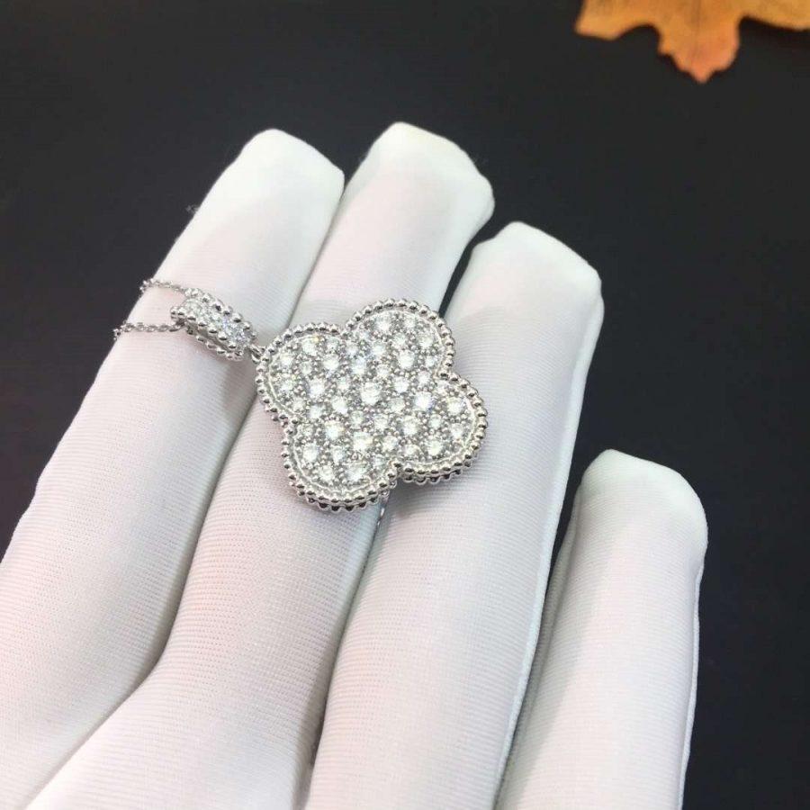 Glow Jewelry『CLOVER 25MM SILVER FULL DIAMOND BIG CLOVER NECKLACE』