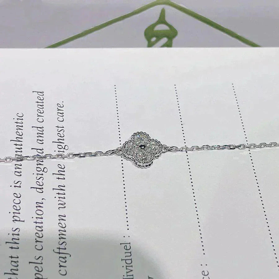 „Glow Jewelry“ KLEEBRAUT EINZELBLUMEN-ARMBAND SILBER