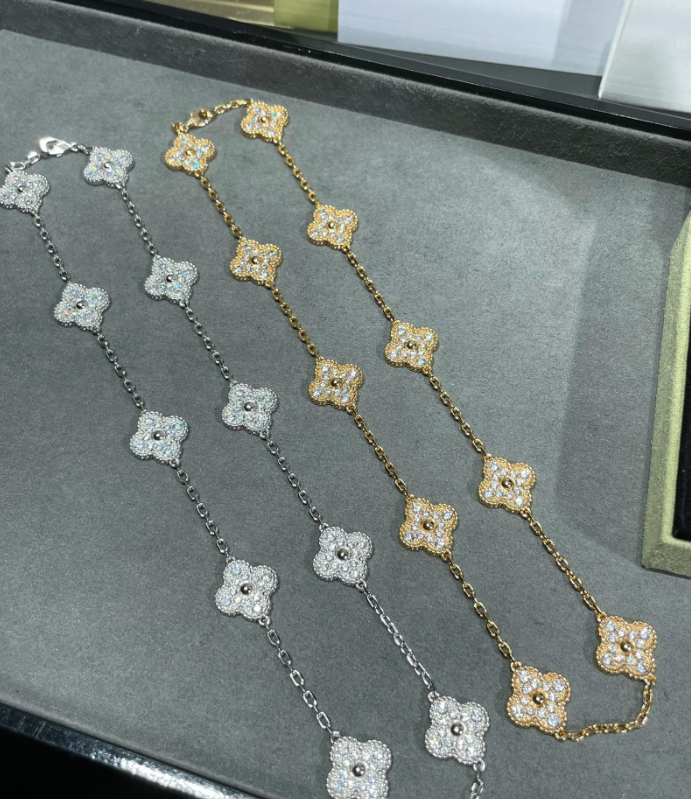 [¡®Glow Jewelry¡¯]CLOVER 10 MOTIFS FULL DIAMOND NECKLACE