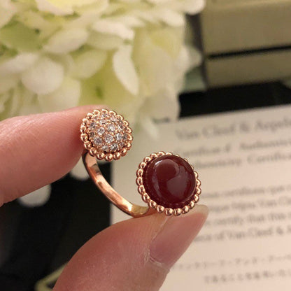 „Glow Jewelry“ PERLEE COULEURS DIAMANT-ROSEGOLDRING ZWISCHEN DEN FINGERN