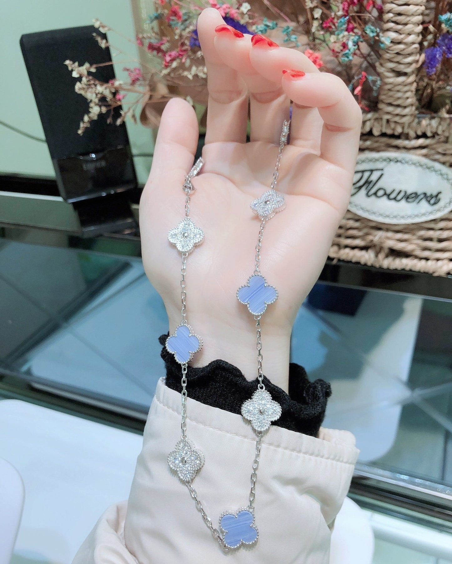 ¡®Glow Jewelry¡¯CLOVER 10 MOTIFS CHALCEDONY DIAMONDS SILVER NECKLACE