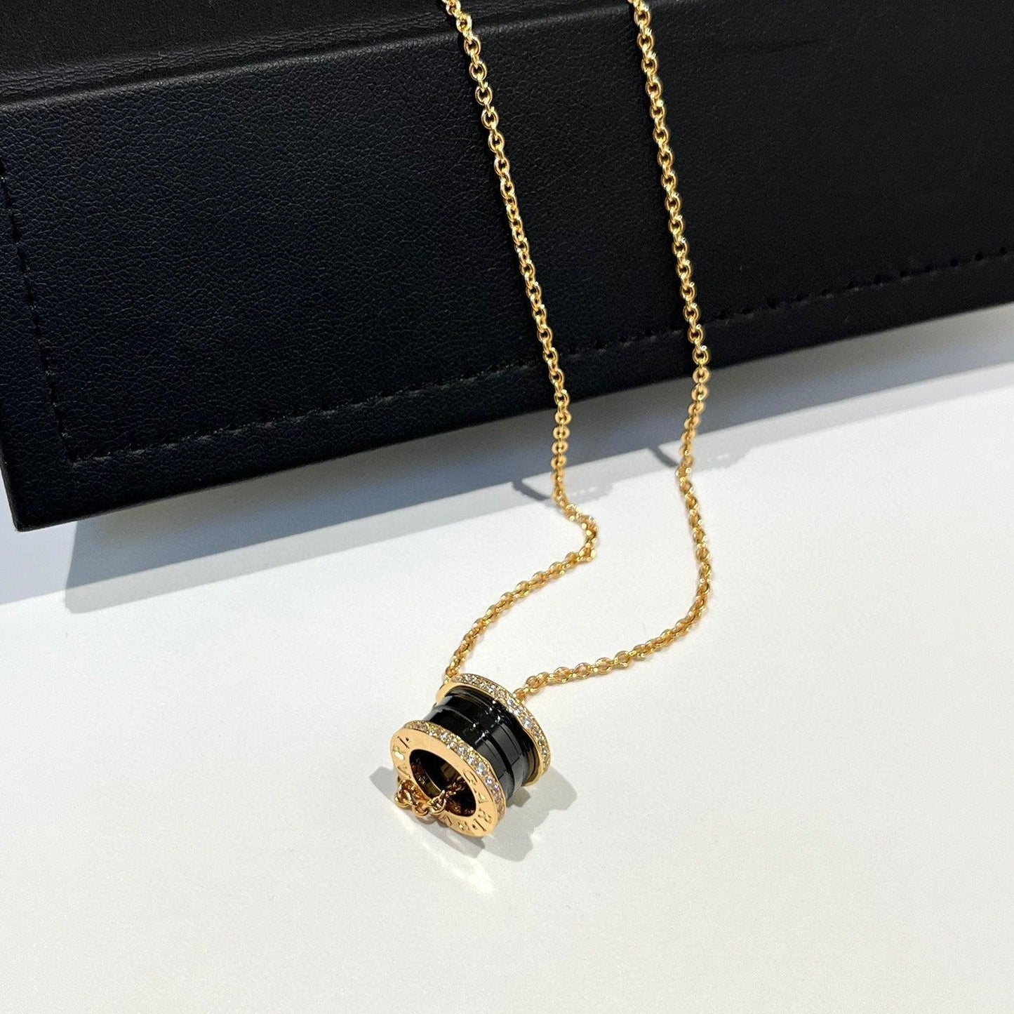 [Glow Jewelry]ZERO 1 BLACK CERAMIC DIAMOND PINK GOLD NECKLACE